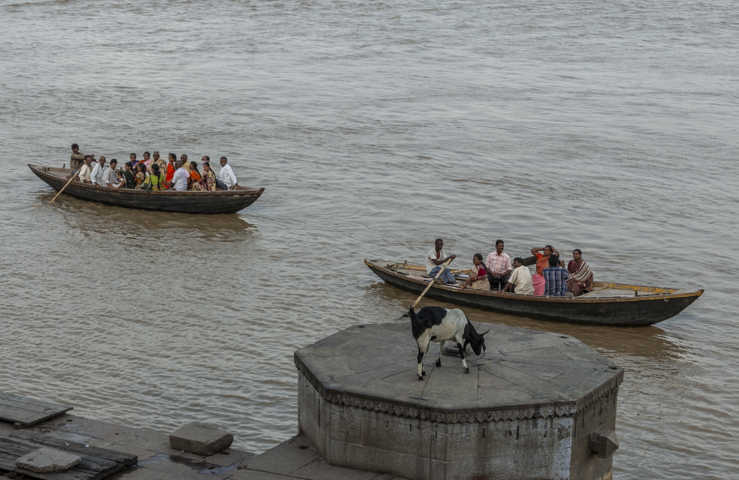 32 - India - Varanasi - rio Ganges